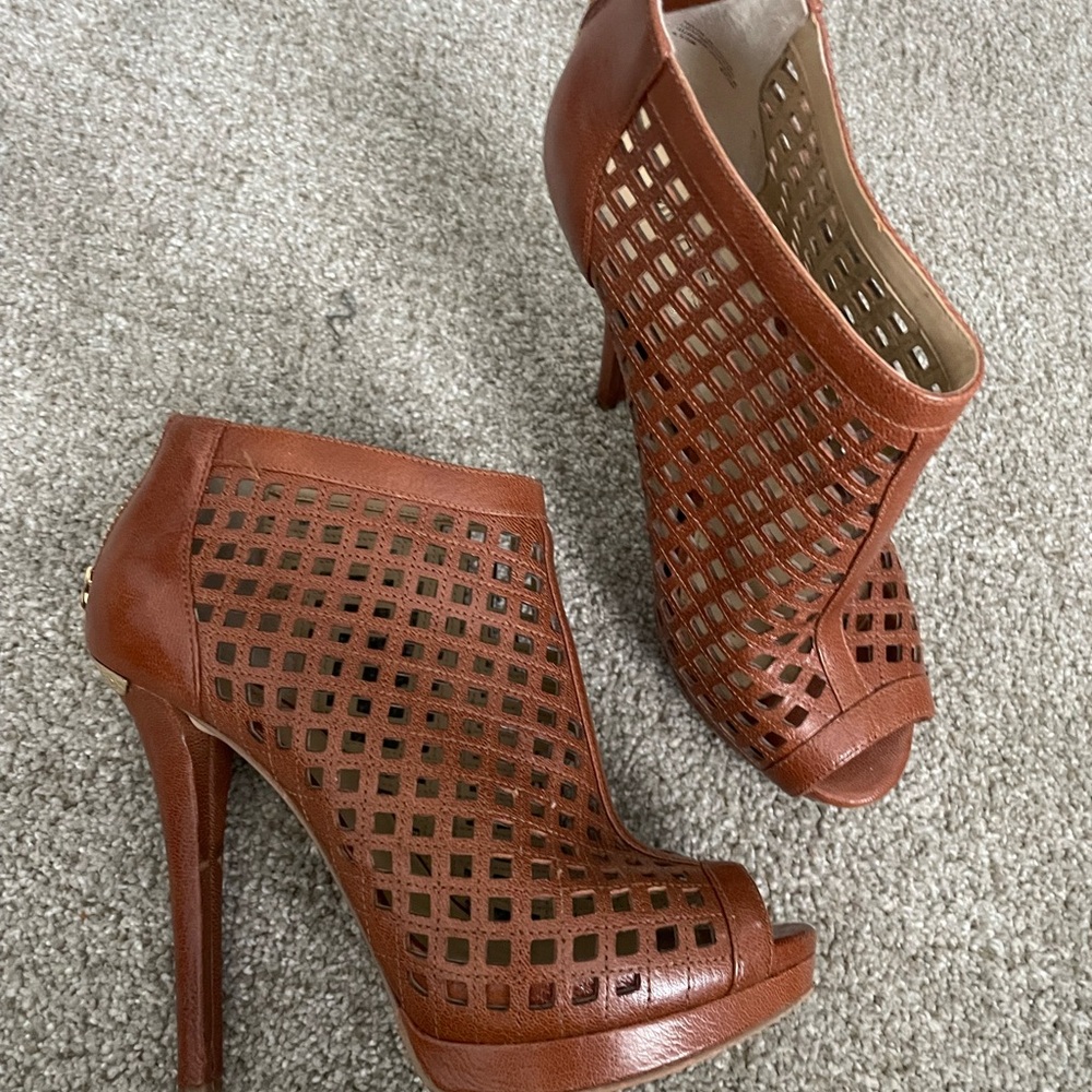 Michael Kors leather cognac peep toe heels size 6.5